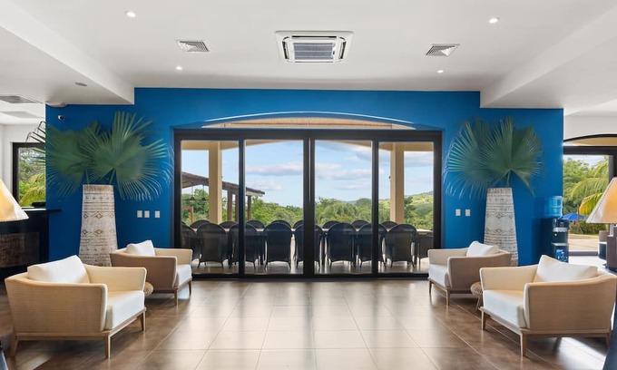 Coco Villa | All-Inclusive 8-BR Luxury Ocean-View Villa – Groups & Meal Plans