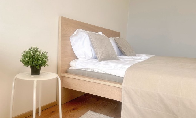Itainen District Apartment | Top floor apartment, private free parking,nnear metro