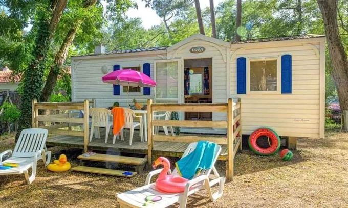 Saint-Hilaire-de-Riez House | Camping 4 étoiles - Piscine - efbdeb