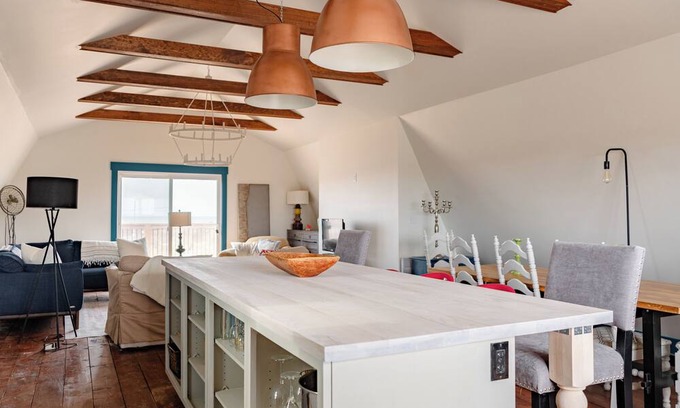 Port Maitland House | Newly Renovated Beach Barn 5 minute walk for wonderful Port Maitland beach