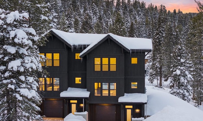 Bozeman Condo | Bridger Basecamp located at Bridger Bowl with direct access to Crosscut!