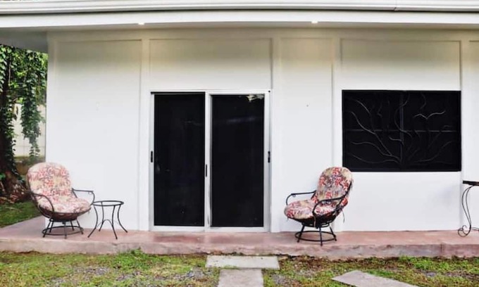 Cahuita House | Playa Negra's White House