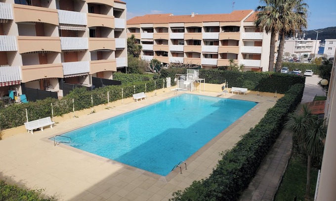 Les Sablettes Apartment | T2 Air-conditioned with swimming pool in Les Sablettes - Walking distance, Sea and Serenity