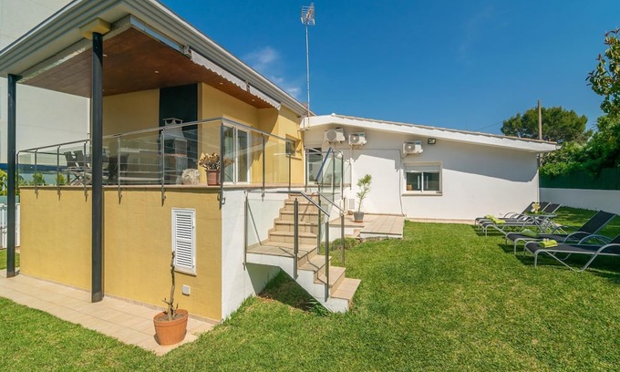 Son Baulo Ski Chalet | RomanÍ - House In Can Picafort. Free Wifi
