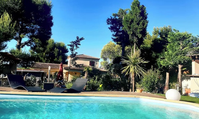 La Fare-les-Oliviers House | Villa provençale 10 people - Swimming pool 15mn from Aix