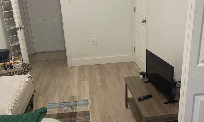 North Miami House | Bienvenido! espacio cómodo para dormir y vacacionar en un ambiente relajado