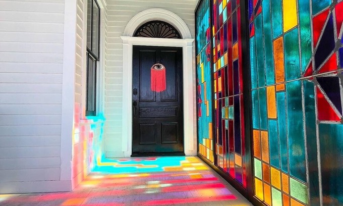 Faubourg Livaudais House | Second Line Victorian Walk to Parades and Streetcar