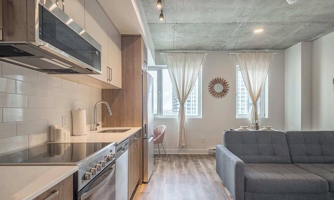 Downtown Montreal Apartment | Concordia- 99 Walkscore- Bell