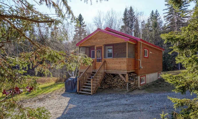 Saint-Michel-des-Saints Ski Chalet | Le Calumet - Lakefront