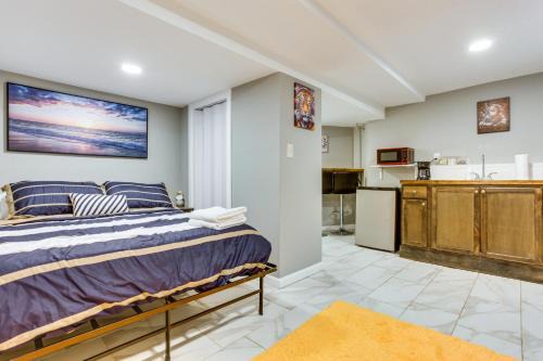 Elizabeth Apartment | Cozy Apartment 1 Mi to Elizabeth Transit Station!