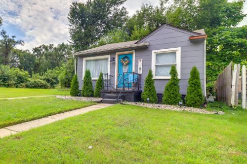 Detroit House | Charming and Pet-Friendly Home in Detroit with Yard!