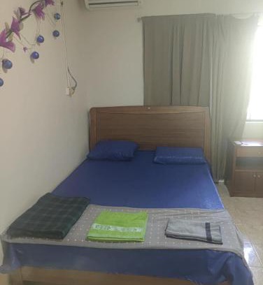Martintar House | Chinese man near Nadi airport